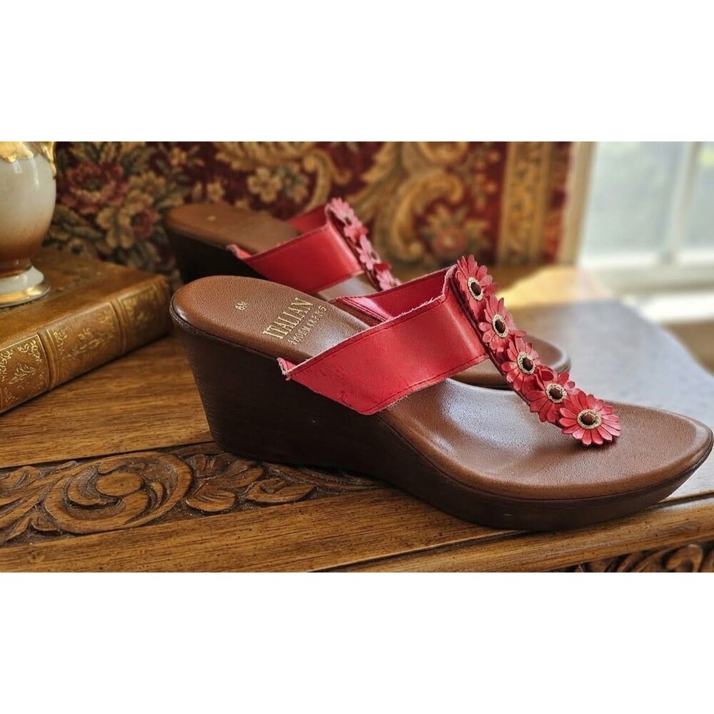 Italian Shoemakers Kiara Red Floral Wedge Sandals 8M Thong Slide Made in Italy